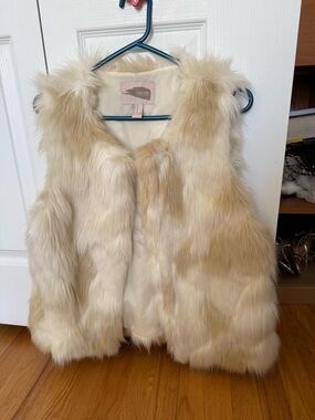 Forever 21 Cream Faux Fur Vest
